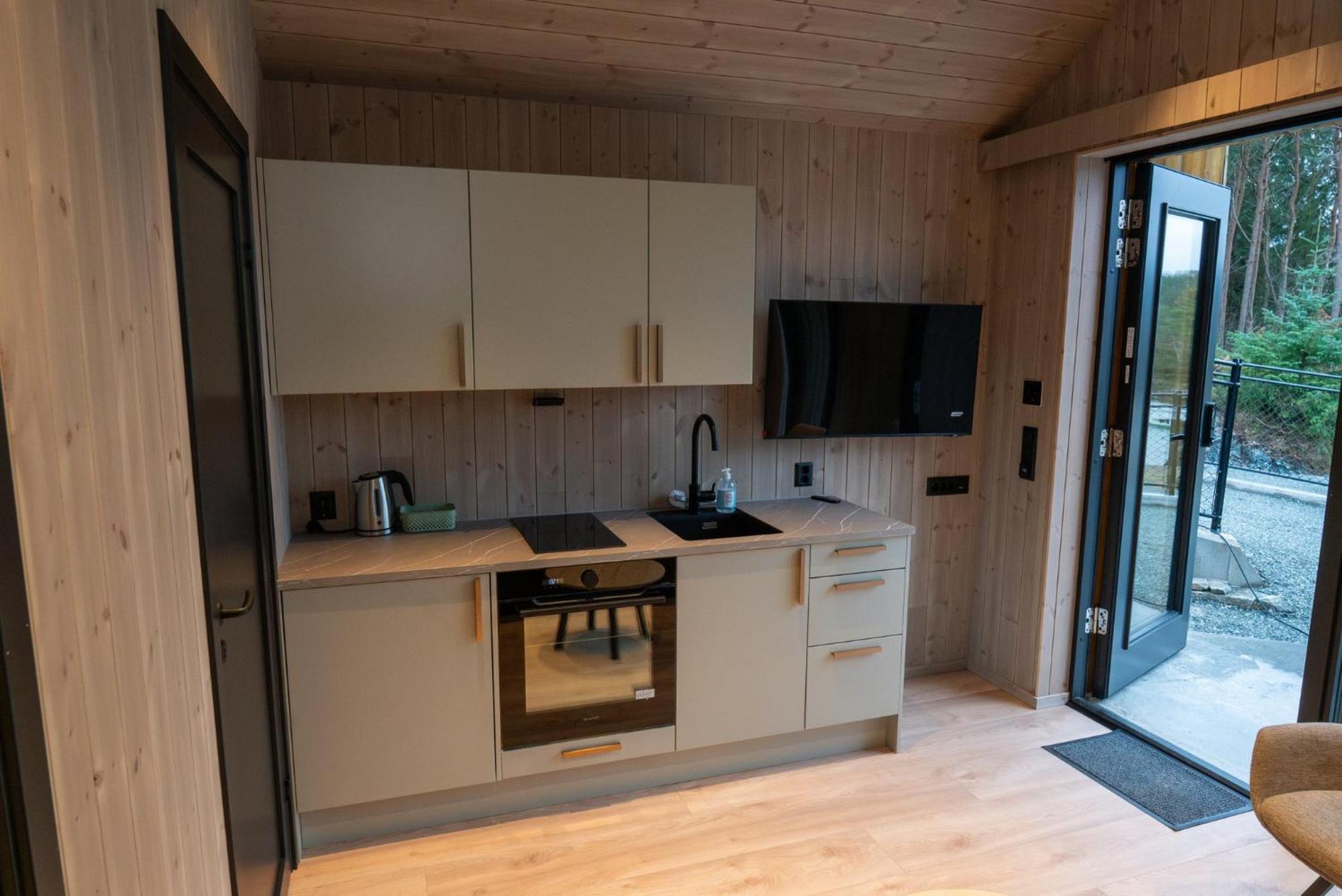 Kulleseidkanalen Gjestehamn Bomlo Exterior foto